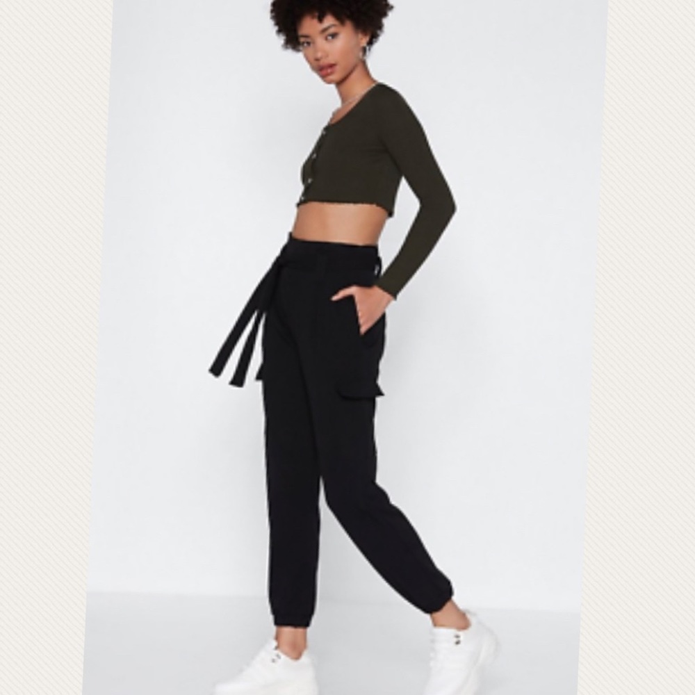 High Waisted Black Cargo Pants with Belt, NWT
